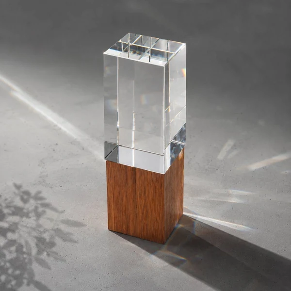 Настольная награда Wood and glass из прозрачного стекла и дерева