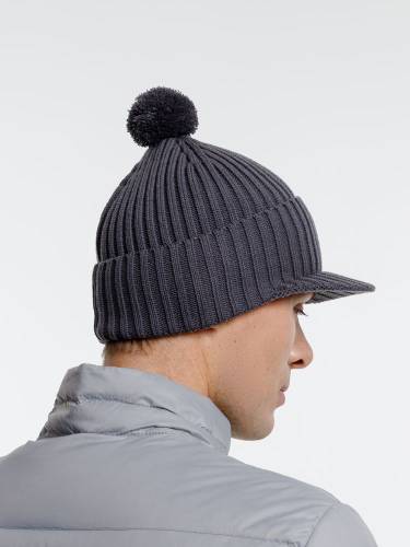 Вязаная шапка с козырьком Peaky, серая (антрацит) фото 10 Вязаная шапка с козырьком Peaky, серая (антрацит) фото 10