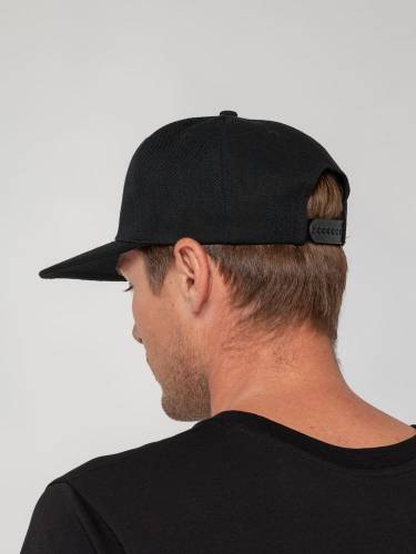 Бейсболка Snapback с прямым козырьком, черная фото 6 Бейсболка Snapback с прямым козырьком, черная фото 6